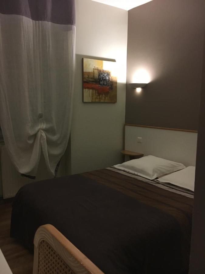 Hotel Du Centre Gueugnon Kültér fotó